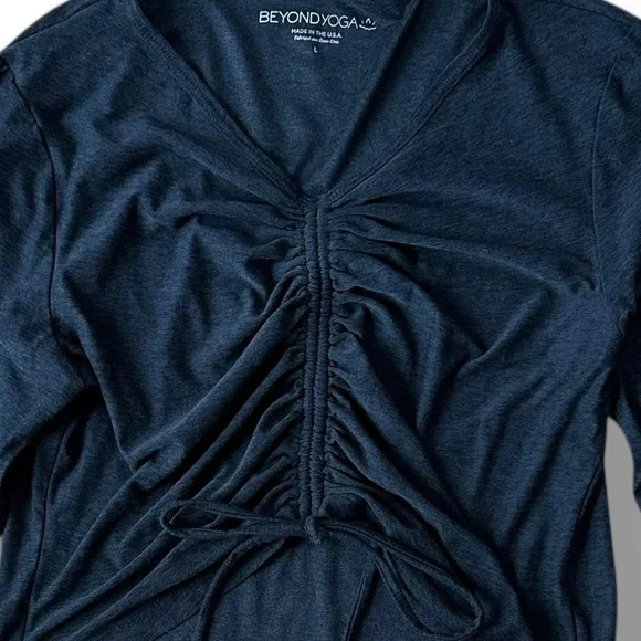 Beyond Yoga Scrunch It Up Cropped Ruched Long Sleeve Shirt Charcoal Gray Sz L - Picture 4 of 9